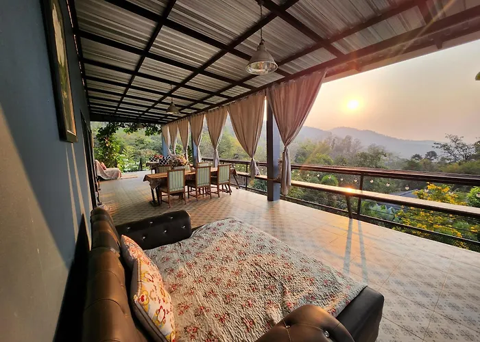 บ้านภูคำฟ้า ดอยปู่ไข่ Baan Phu Kham Fah